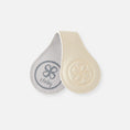 Bild in Galerie-Betrachter laden, Cloby Leather swaddle clips - Beige