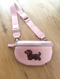 Bild in Galerie-Betrachter laden, Kis Me Tasche Sidebag Dackel 2
