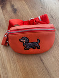 Bild in Galerie-Betrachter laden, Kis Me Tasche Sidebag Dackel
